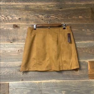 👍6 for 20👍NWT Faux Suede Mini Skirt Large